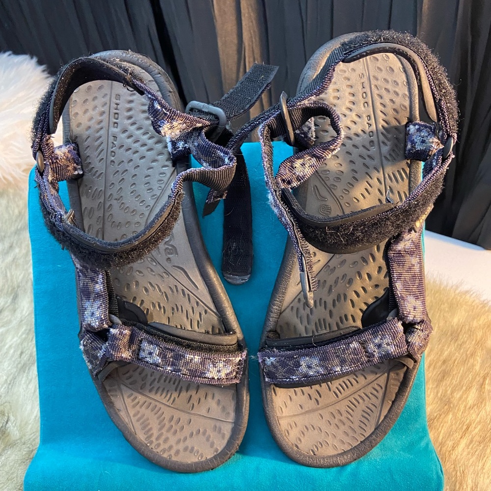 teva sandal for lady